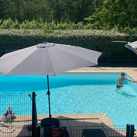 Konukevi Les Hauts De Courrech Grézels