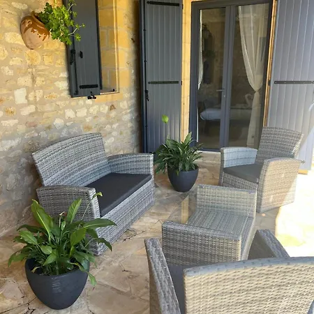 Konukevi Les Hauts De Courrech Grézels